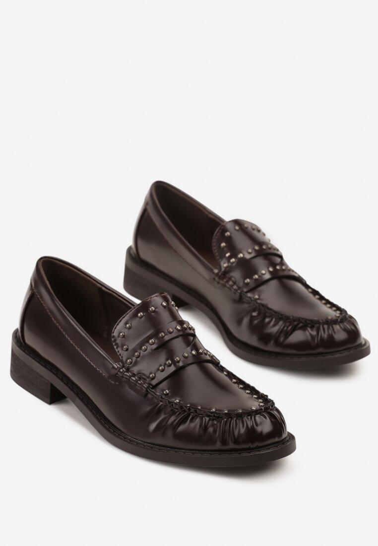 Mocassins plates à clous, Marron