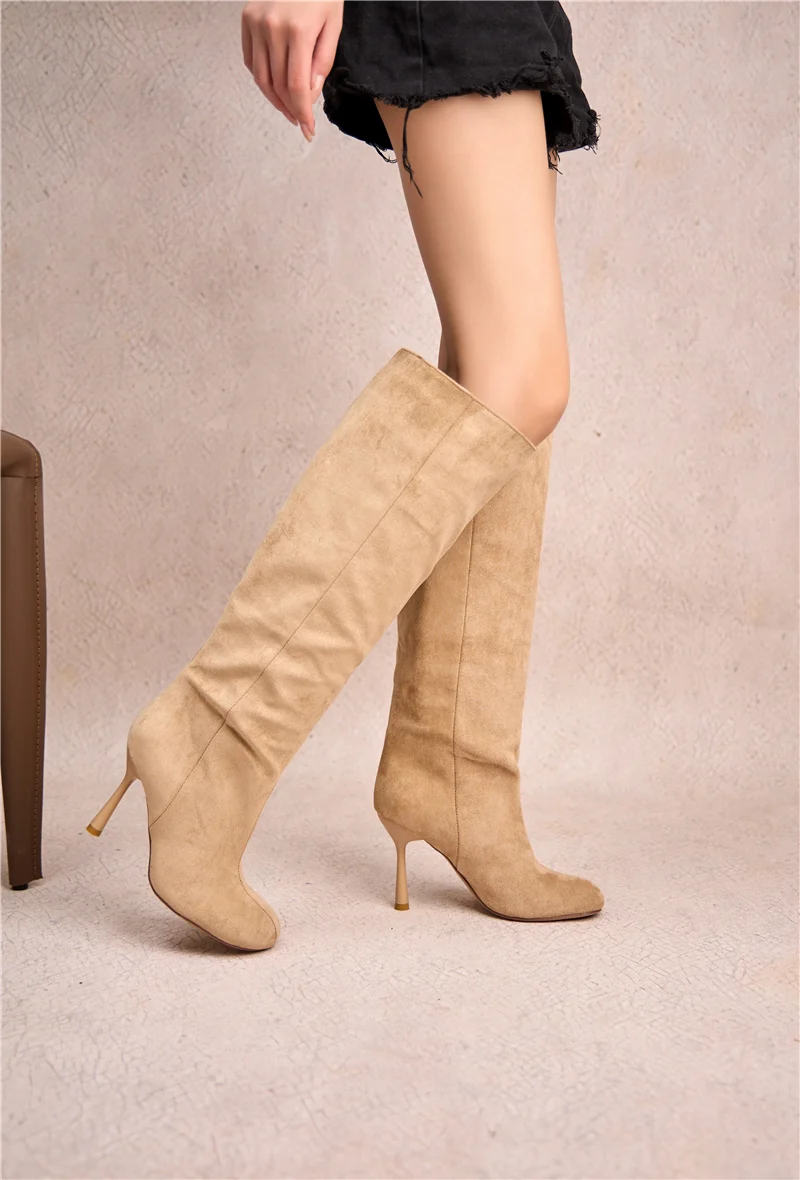 Bottes Fluides à Talon Fin - taupe