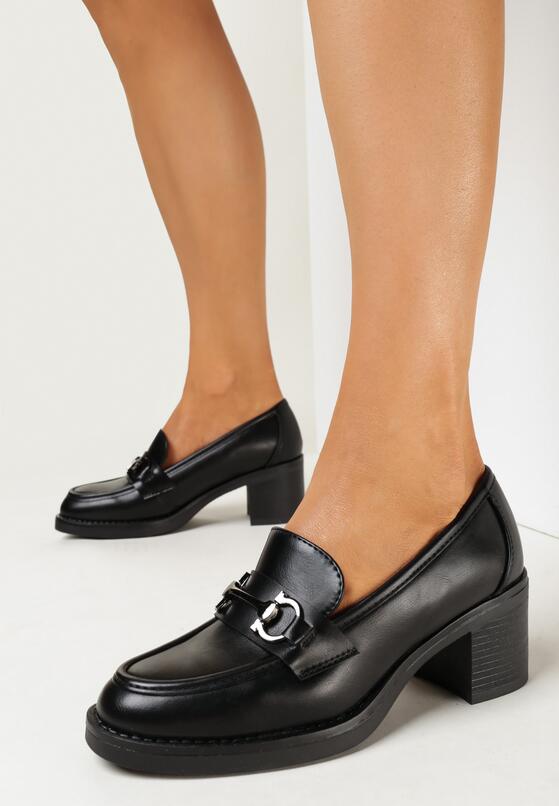 Mocassins femmes noires à talon carré avec boucle