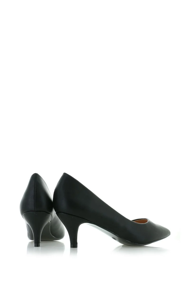 Escarpins noir à petits talons, avec bout pointu