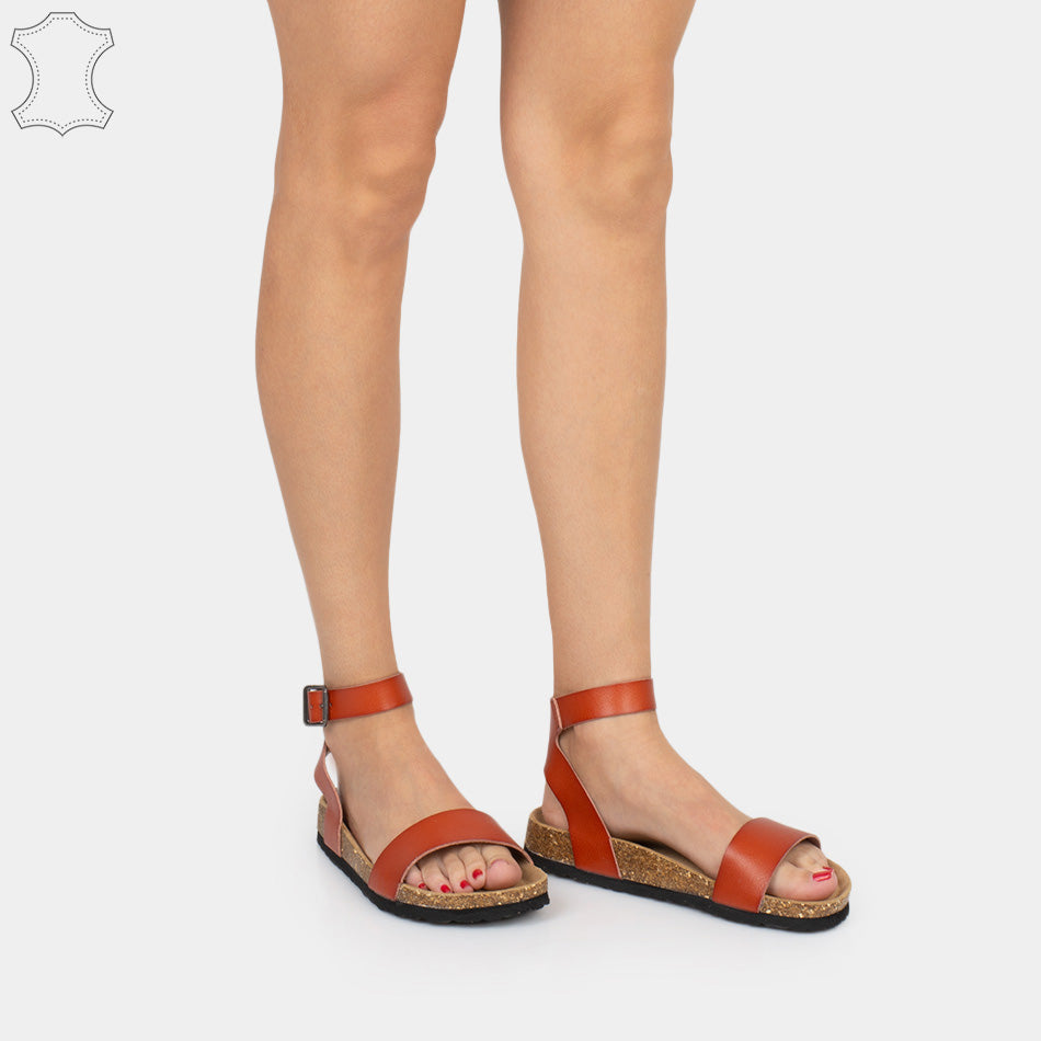 Sandales plates en Cuir cognac avec Bride Cheville