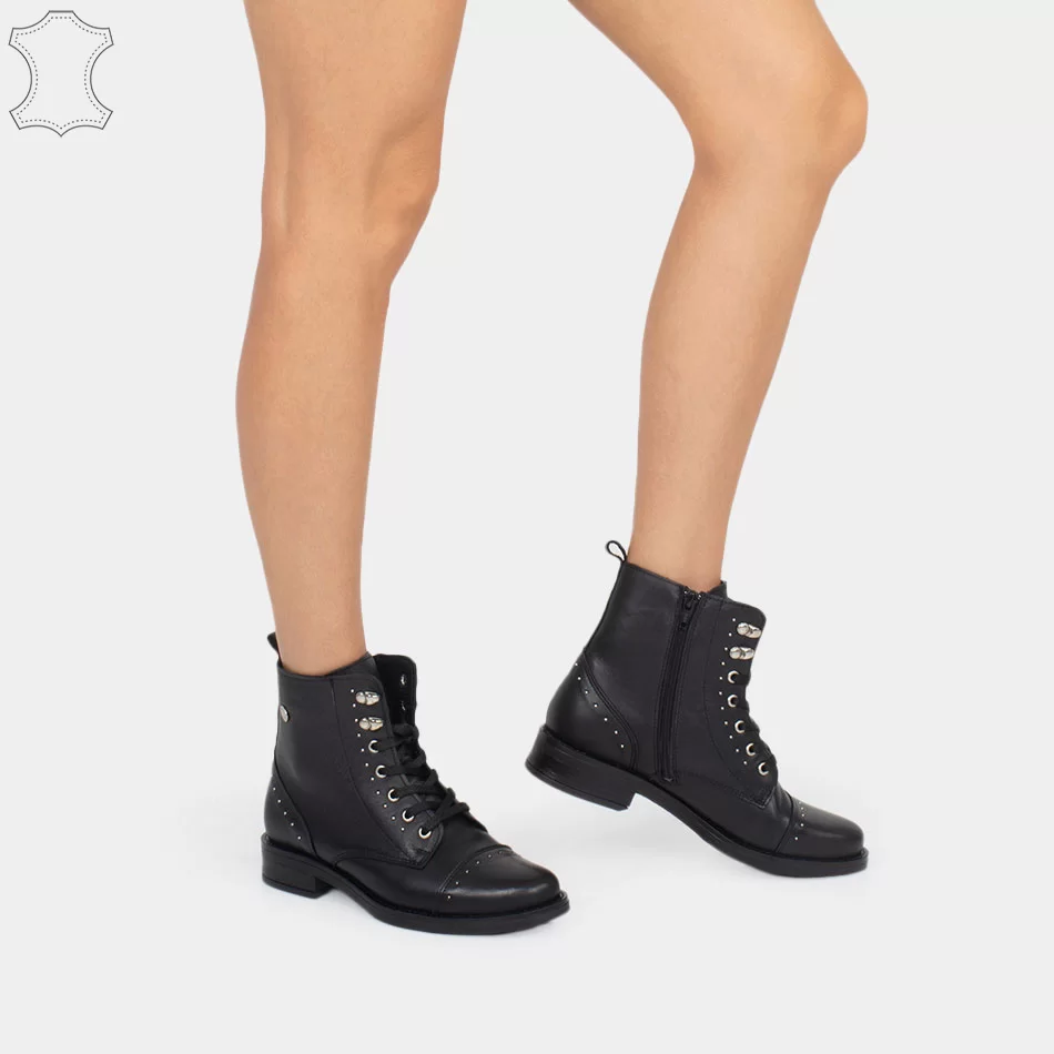 Bottines femmes plates à lacets cloutées, cuir noir