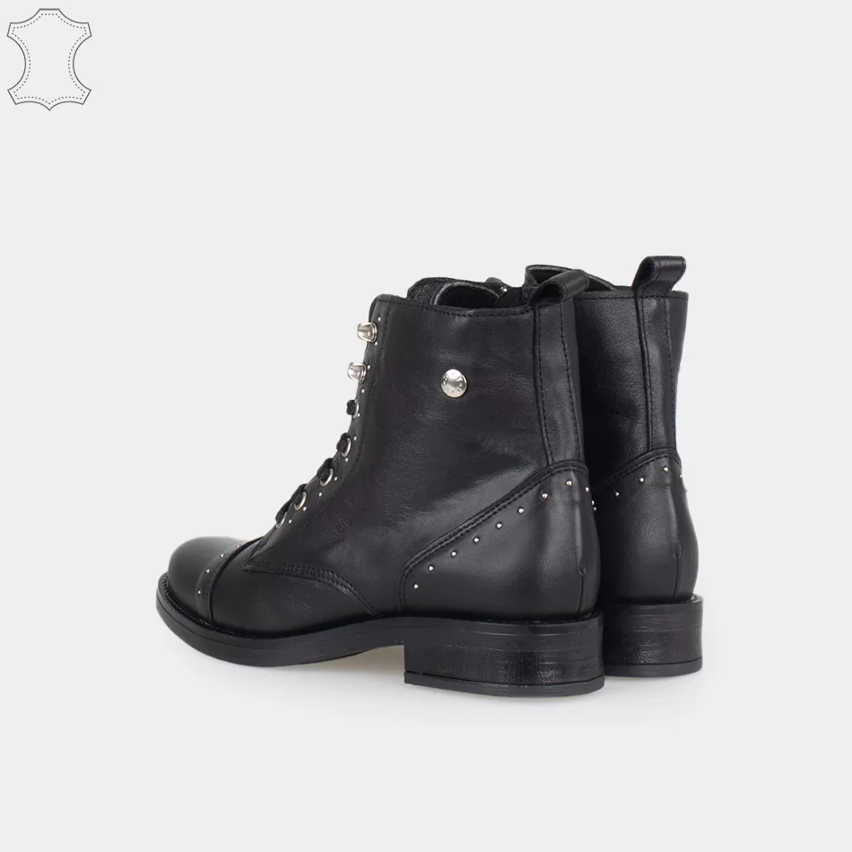 Bottines femmes plates à lacets cloutées, cuir noir