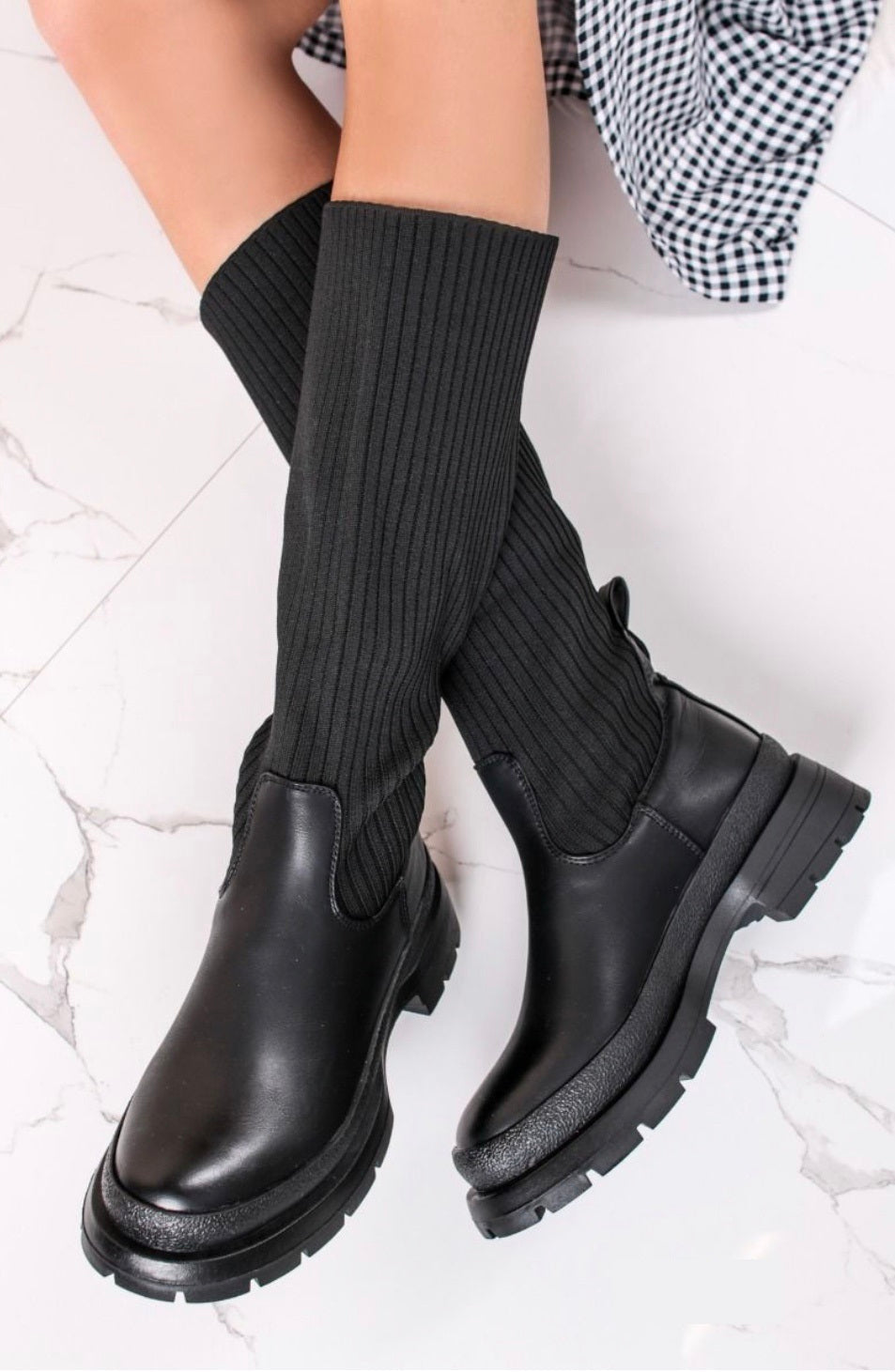 Bottes noires effet chaussettes, semelle épaisse