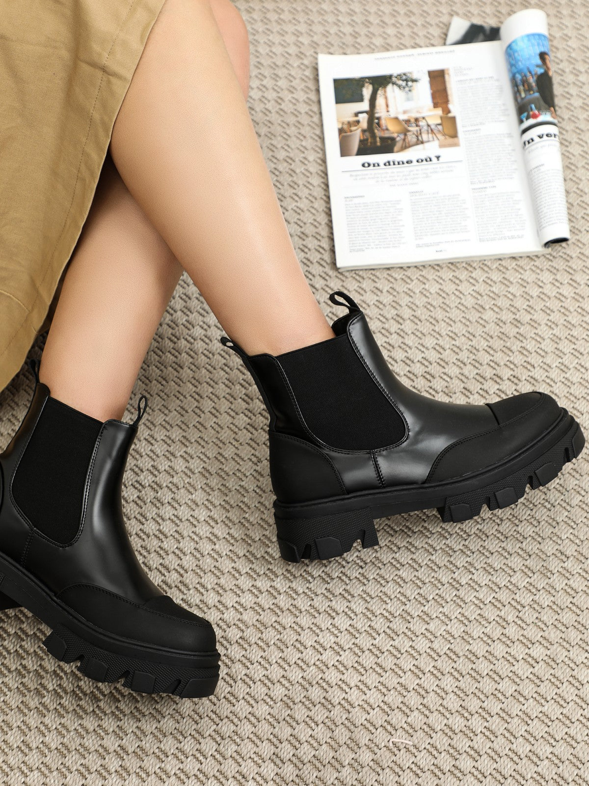 Bottines Chelsea femmes noires à plateau