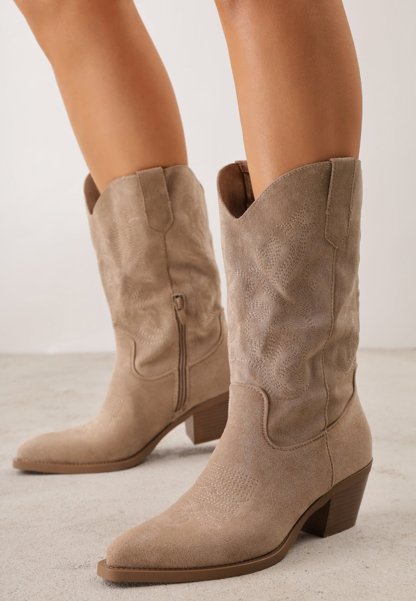 Bottines Santiags suédine style Cowboy mi Mollet - taupe