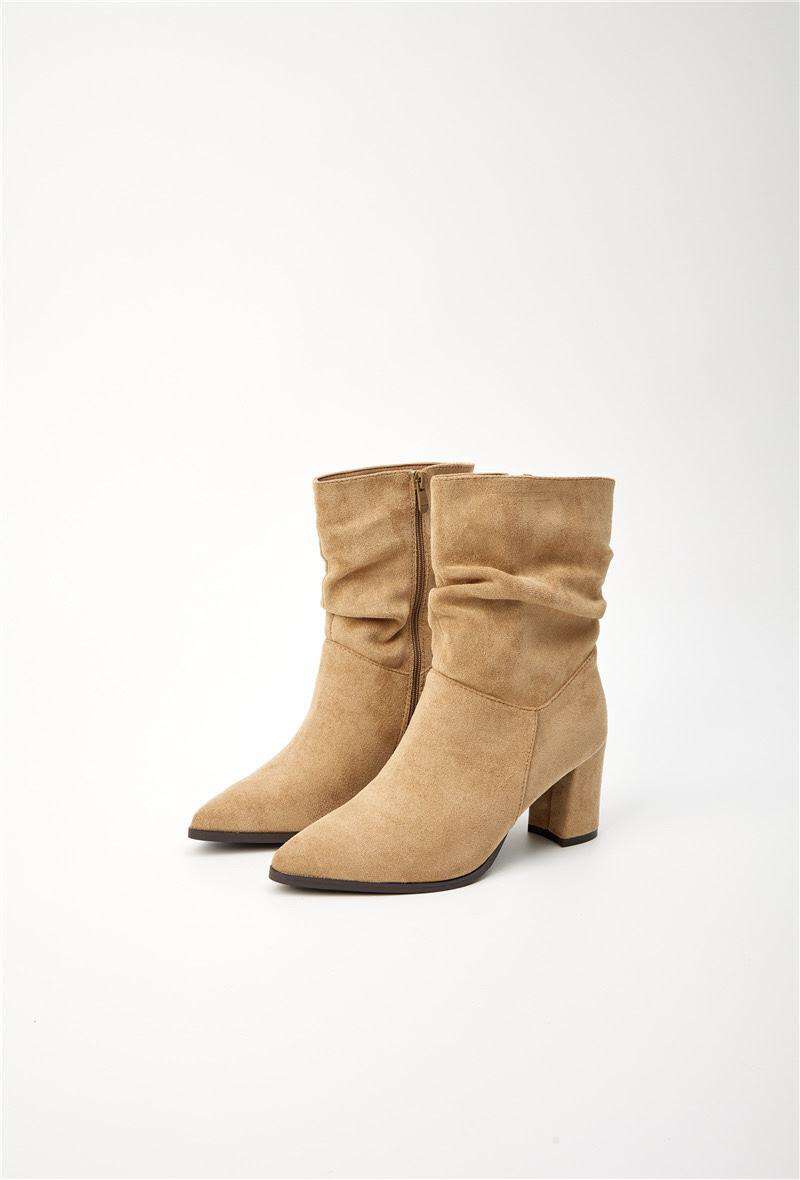 Bottines à talon carré à bout pointu, Taupe