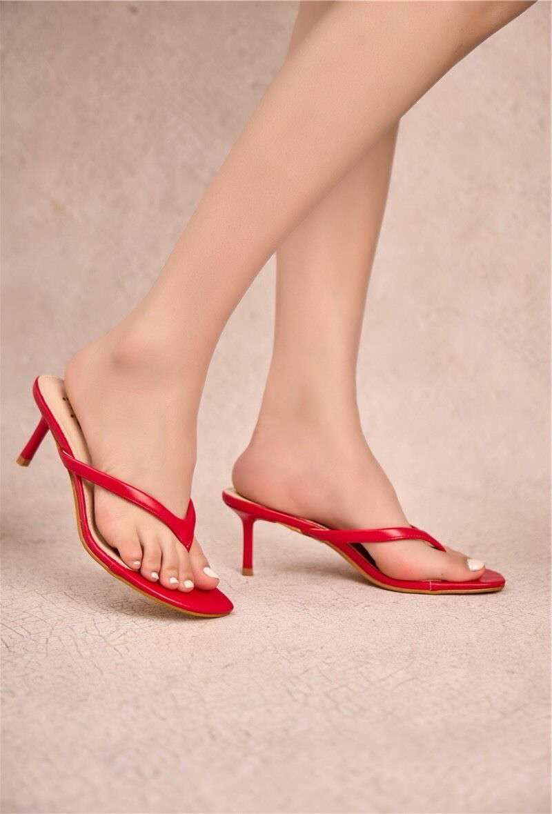Sandales tongs à talon entredoigt, Rouge