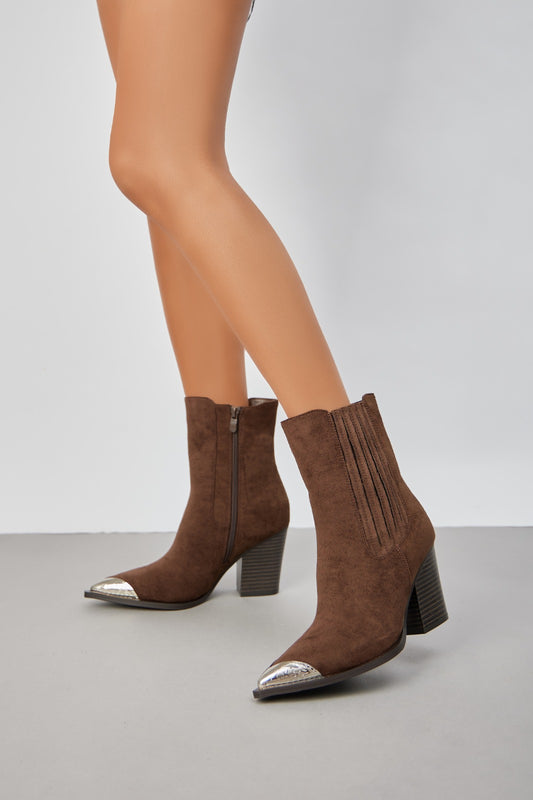 Bottines santiags à talon suédine à bout métallique, Marron