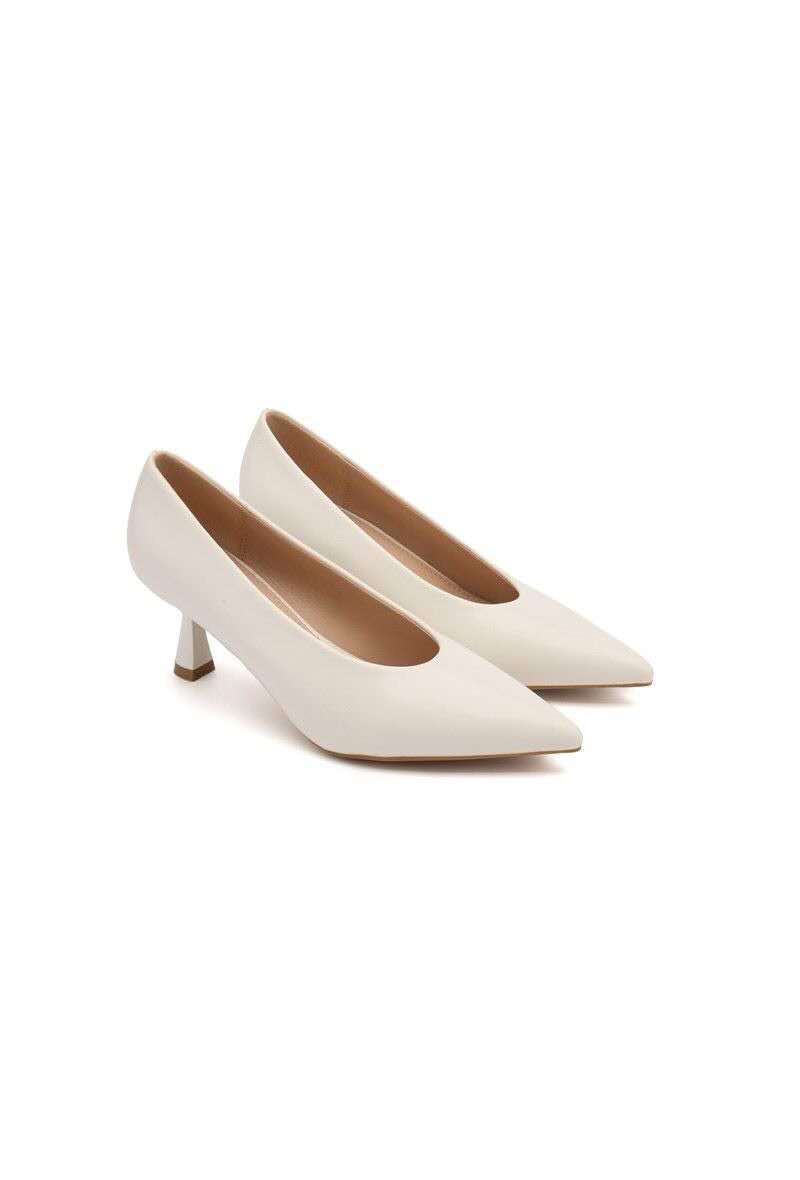 Escarpins à talon aiguille, Blanc