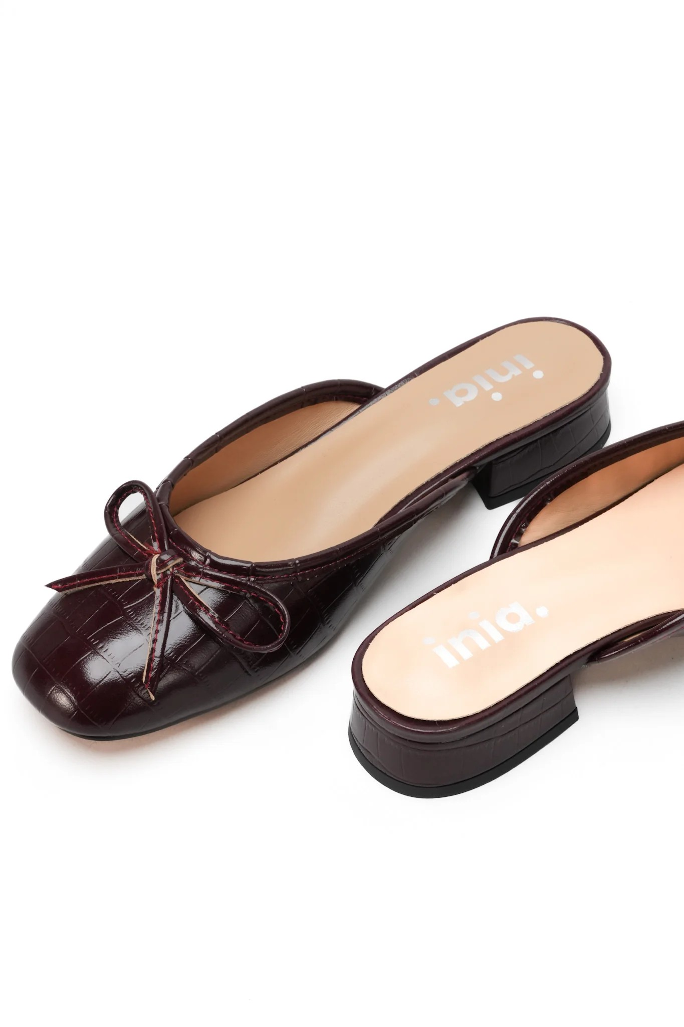 Mules Ballerines à Petit Talon Effet Croco Bordeaux