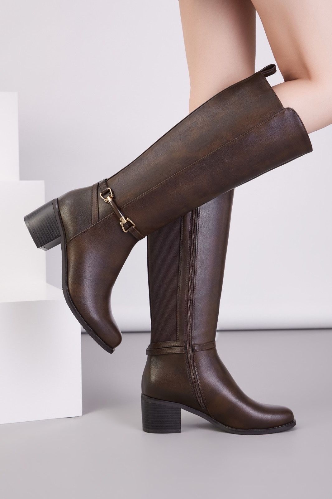 Bottes hautes à détail mors équestre et talon bloc - marron