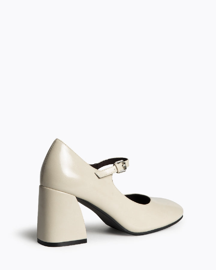 Escarpin avec bride bout carré talon bloc, Nude