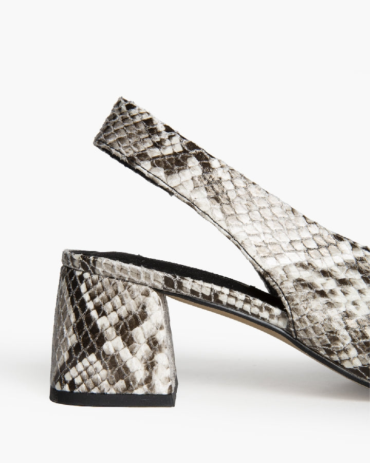 Escarpins slingback talon carré, effet serpent