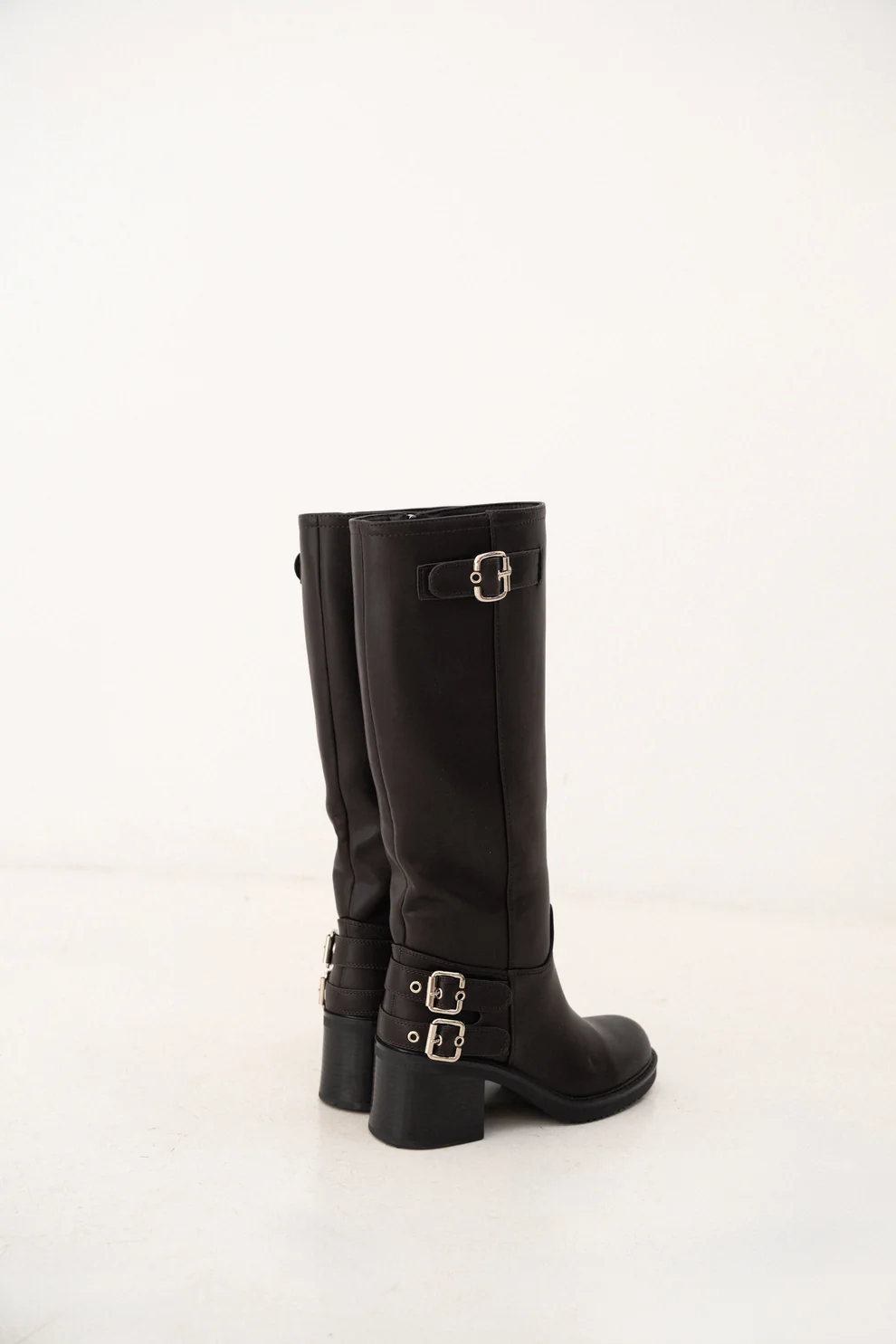 Bottes cavalières à talon et boucles argentées - marron