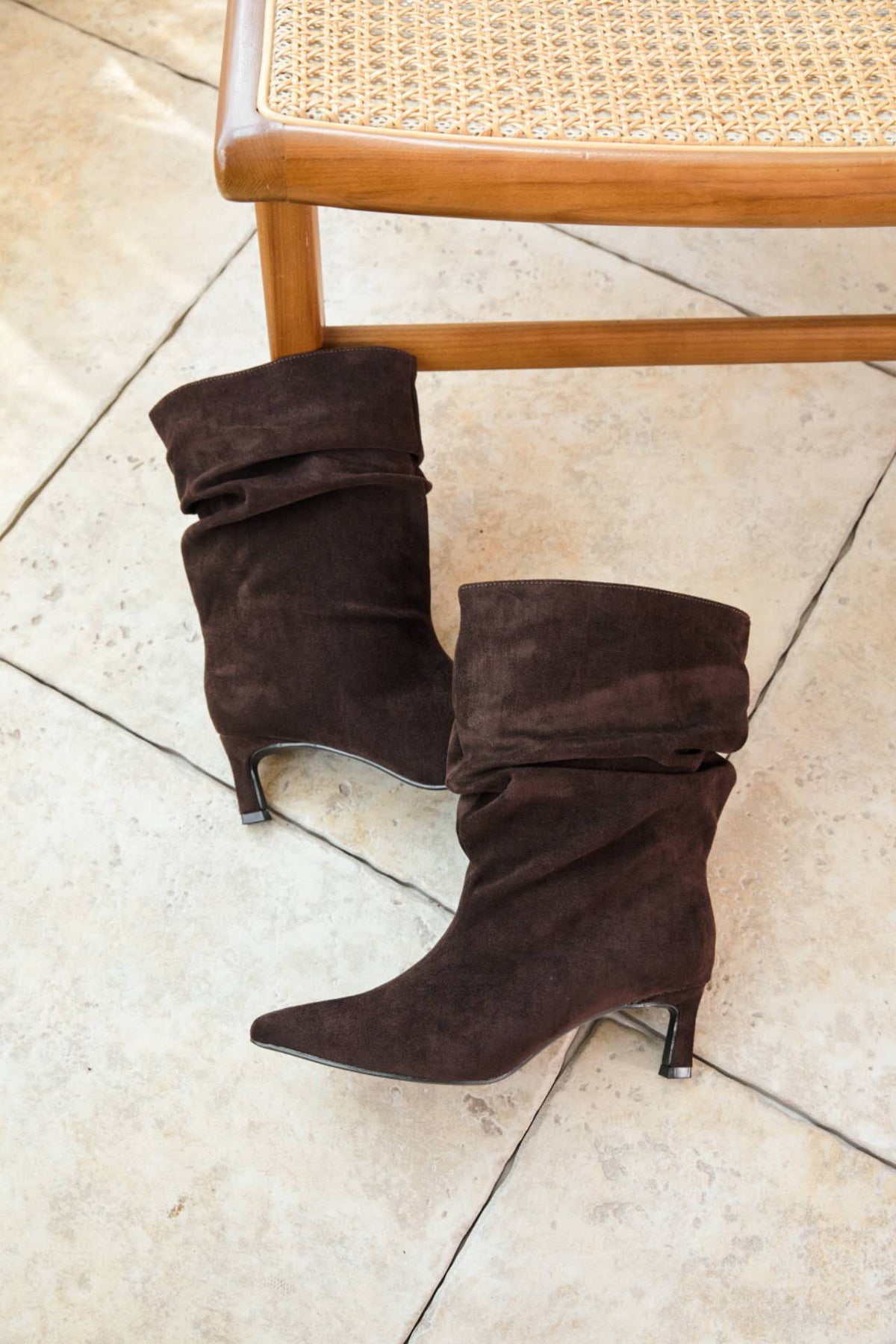 Bottines slouchy à petit talon effilé - marron