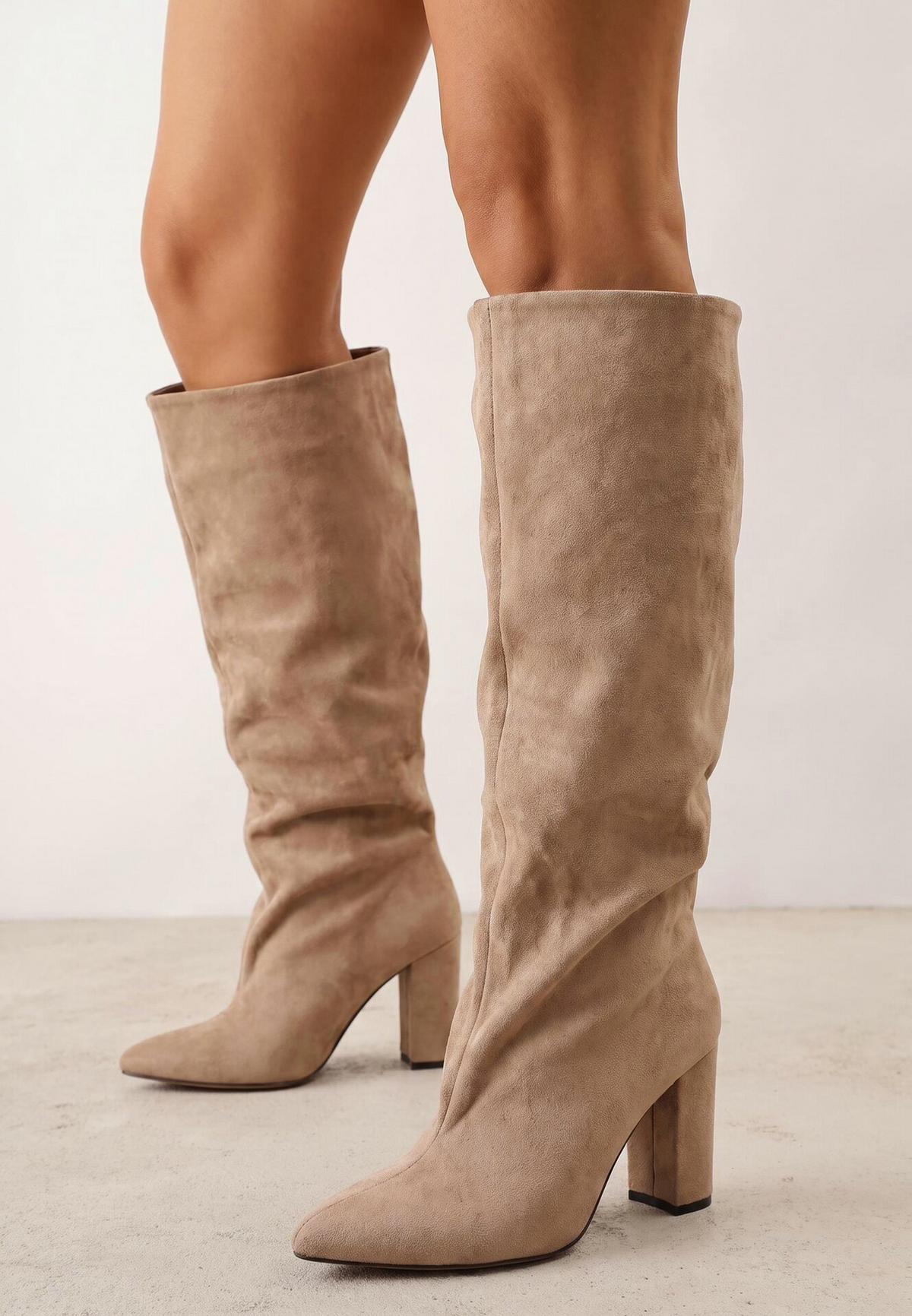 Bottes bout pointu souple plissé à talon bloc, Taupe
