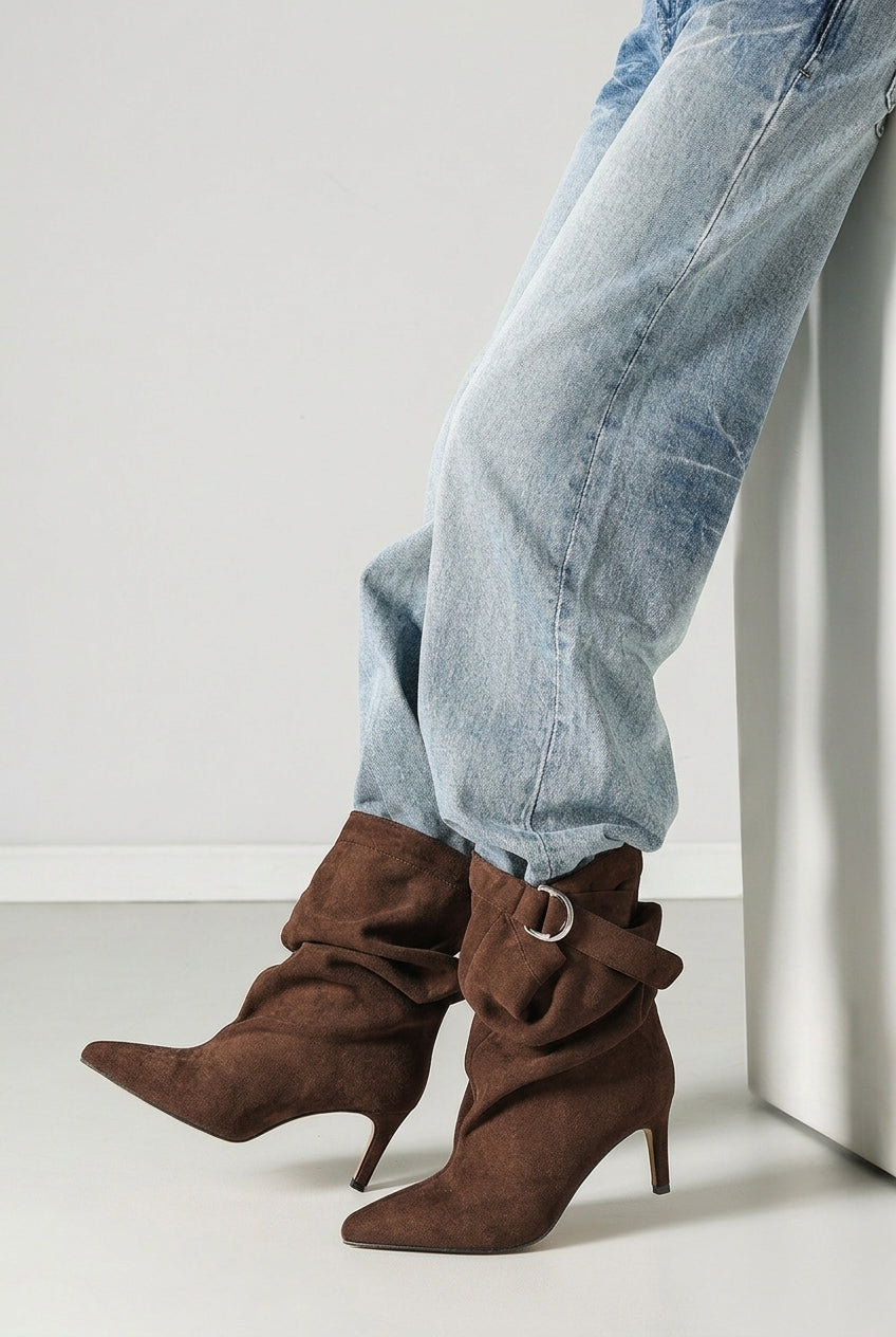 Bottines Plissées à Talon Aiguille et Boucle - marron