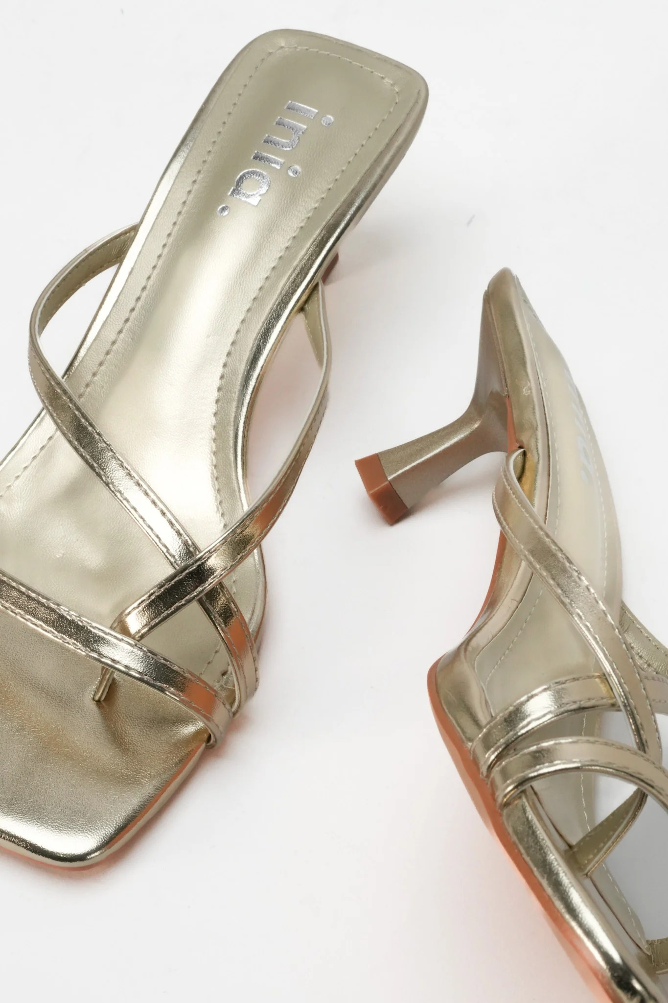 Mules à entredoigts multiples brides, doré